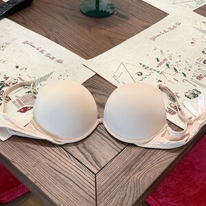 Victoria's Secret Cream Bra wear anywhere super push up